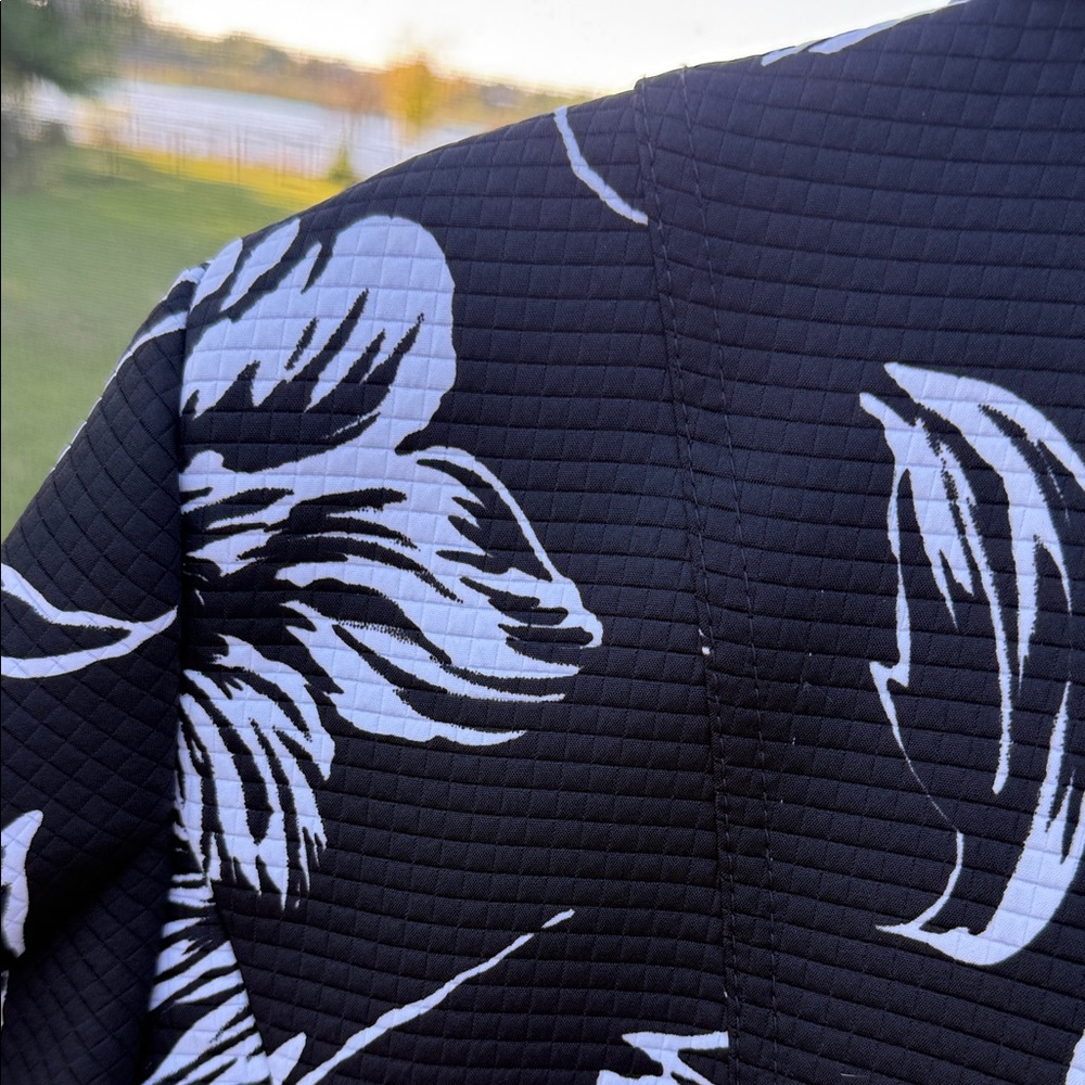 Chico's Black quilted Blazer with White Floral Print sz 3 - Picture 5 of 6
